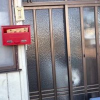 覗き込むまっちょくん