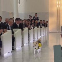 寄り道もせず新郎新婦の元へ