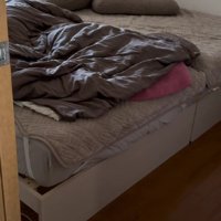 寝室から出てこない…