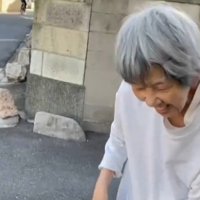 優しいおばあちゃんにホッコリ
