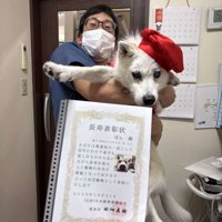 何度も命を救ってくれた主治医との2ショットも