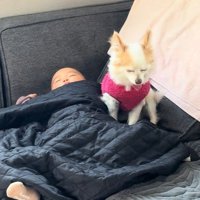 眠そうにお口をムニャムニャ…