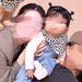 家族でそろって記念撮影をした結果→犬も一緒に写って…あまりにも『自己主張が激しい表情』に9万いいね「犬が投稿してる？」「可愛すぎて爆笑」