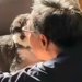 『犬だけは絶対に飼うな』と言っていた父→飼い始めてみると、ふたりで…嘘のような『現在の光景』に胸打たれると反響「泣ける」「やばい感動」
