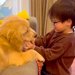 大型犬の赤ちゃんを『3番目の子ども』として大切に育てた結果…尊すぎる『1年間の成長記録』が70万再生「人間にしか見えない」「感動した」