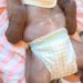 初めて病院に来た子犬→『待合室で怖がってしまうかな』と心配していたら…まさかの『大物すぎる光景』が188万再生「犬生何周目？」「人みたい」