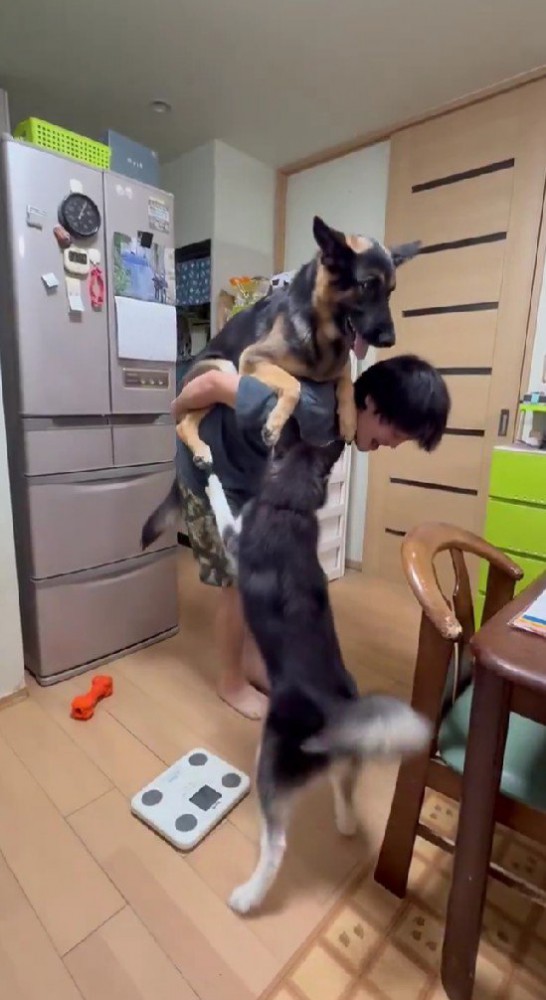 「私もおんぶして！」