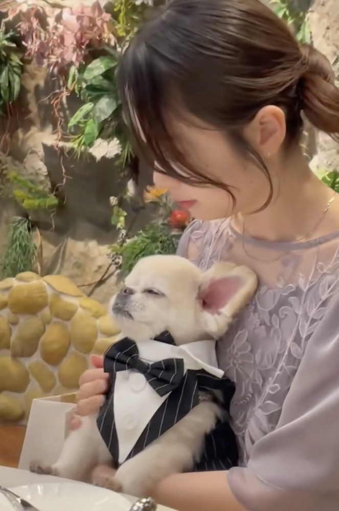 うっすら目を開けて…