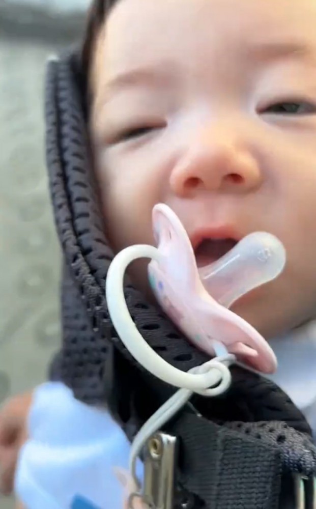 必死な赤ちゃん