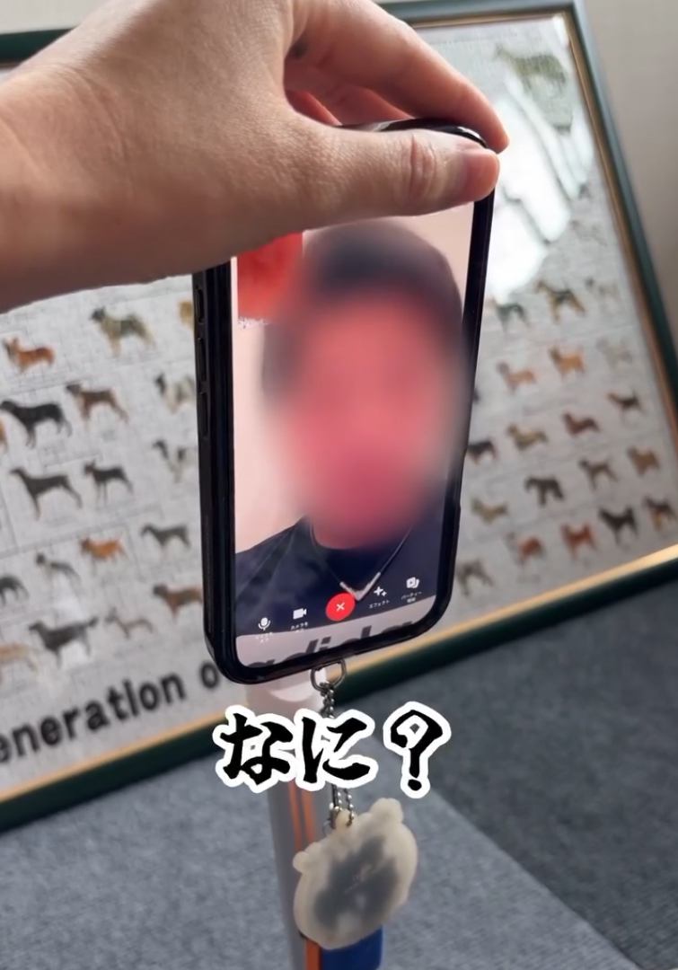 不機嫌に…