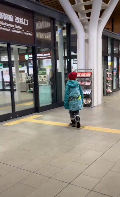 パパを迎えに駅へ