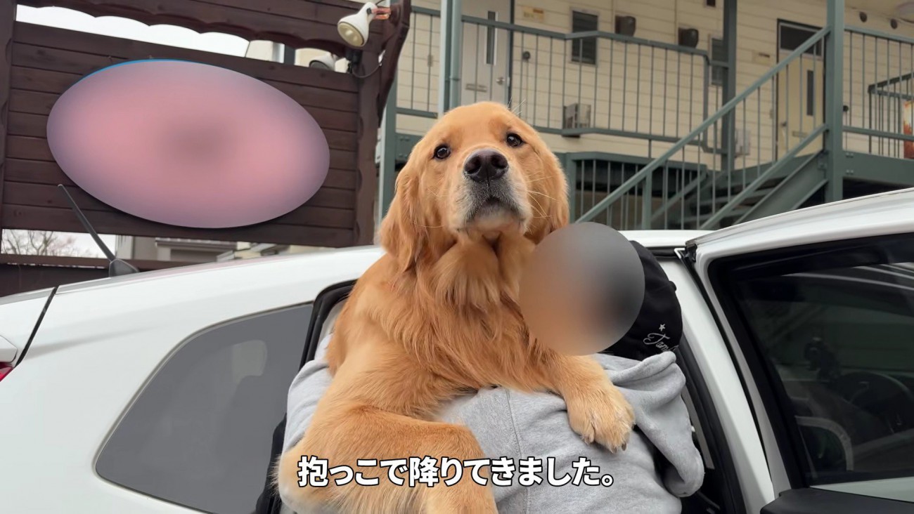 抱っこして病院の中へ