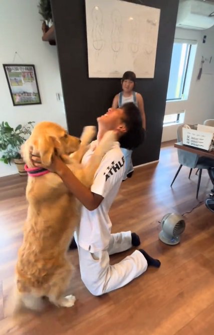 アタックするエルちゃん