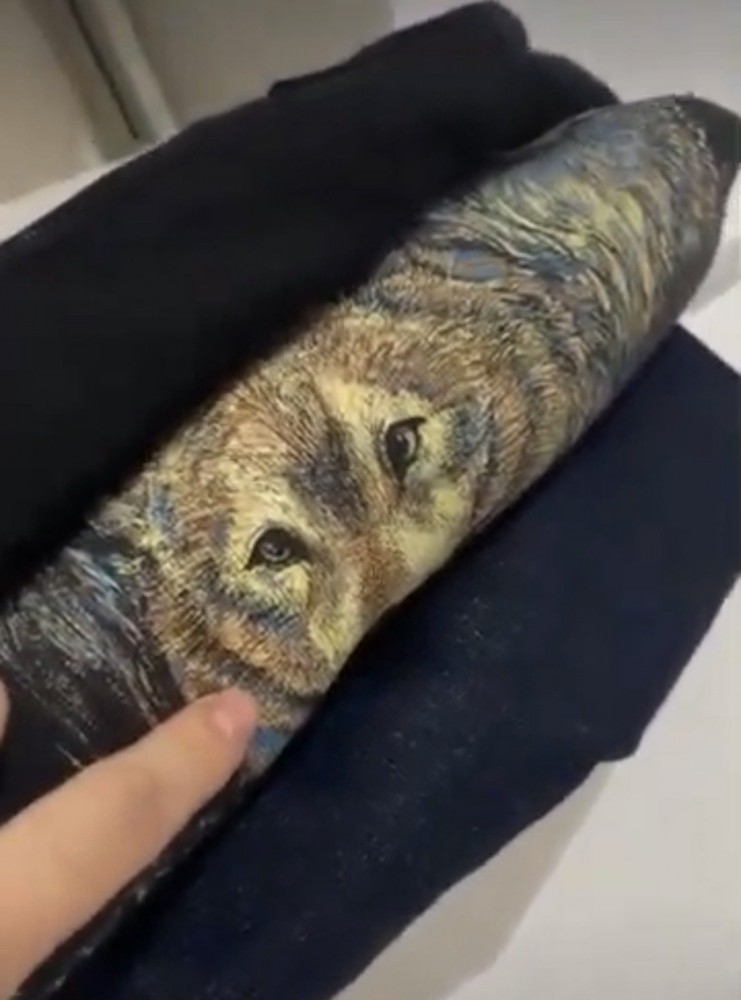 オオカミのイラストの服