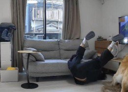 見事なV字開脚…！！