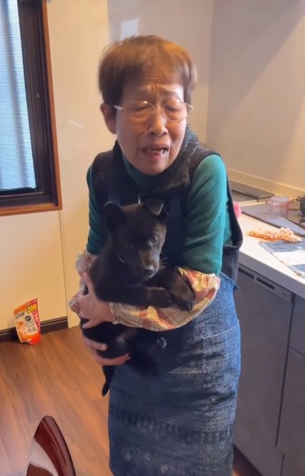 歌い続けるお母さん