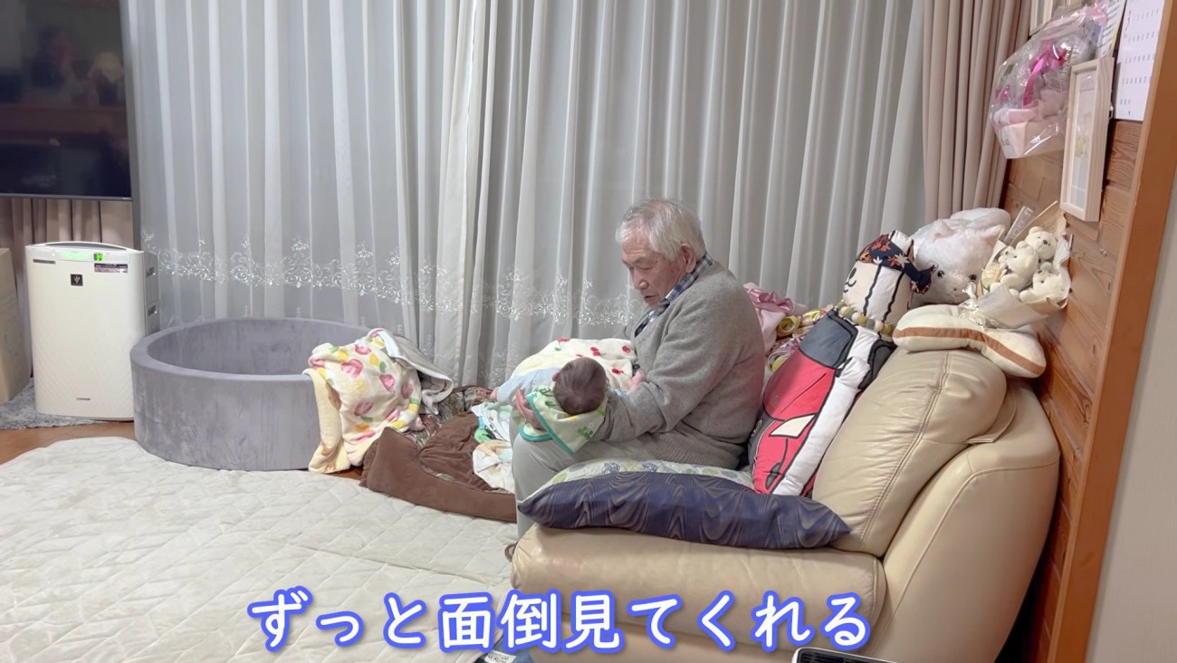 ずっと赤ちゃんの子守り