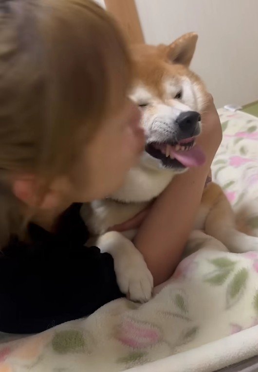 チューを繰り出すお姉ちゃん