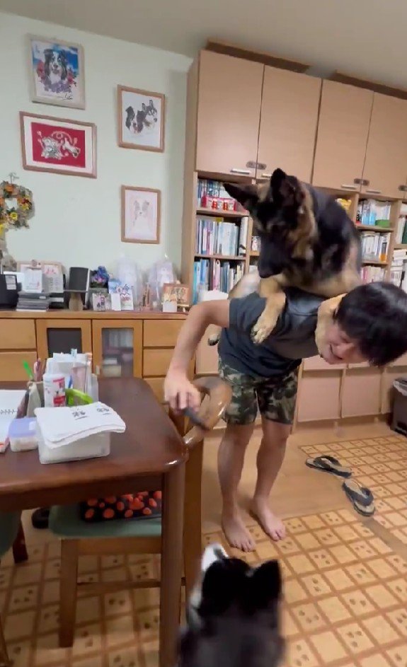 おんぶでお散歩♪