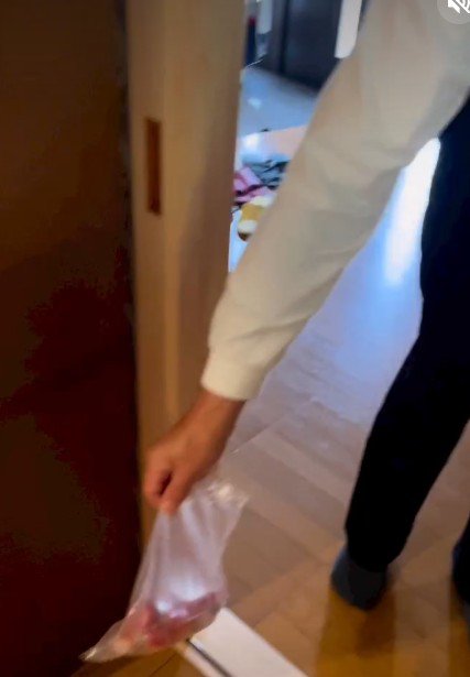 「オヤツ買ってきたよ！」