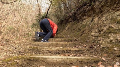 飼い主さんが倒れたフリを開始