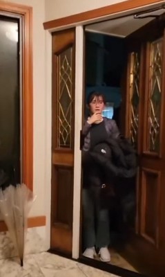 「え…?え…?」