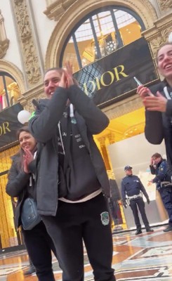 まさかの拍手喝采!!