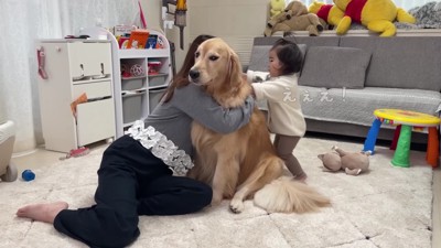 「ママは私の！！」