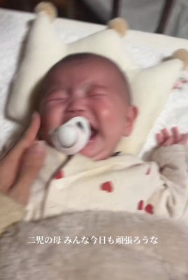 泣き叫ぶ赤ちゃん