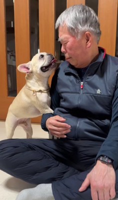 おじいちゃんに熱烈アピール