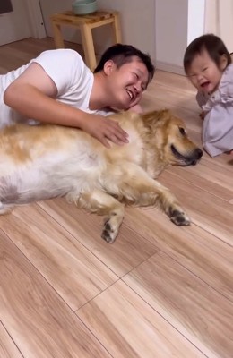 嬉しそうな赤ちゃん