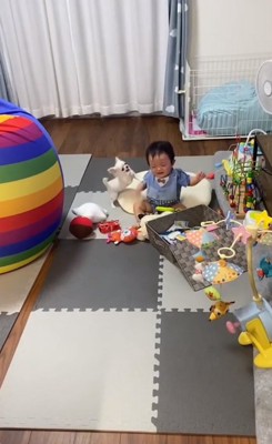 一緒に遊ぶふたり