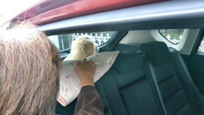 おばあちゃんを無視するギンちゃん