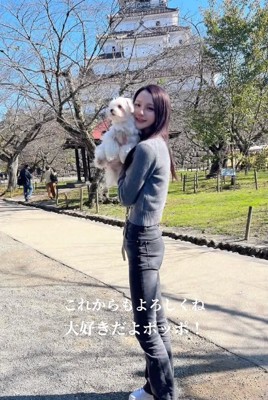 抱っこされるポッポくん