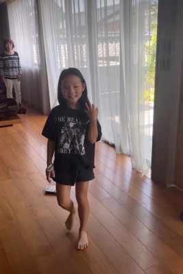 子犬に近付くも…