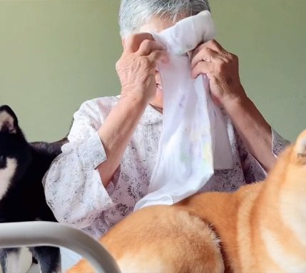 泣いてしまうおばあちゃん