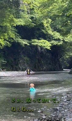 アーロンくんと川遊び中の出来事7