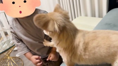 もう一度誘おうとしたら、手が当たって…