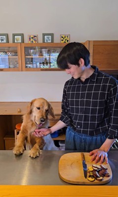 料理を手伝うサンタくん5