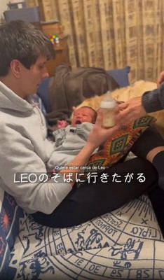 泣いている赤ちゃん