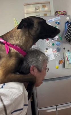 ぐいっと腰を上げて…