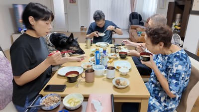 ご飯を食べる時も一緒♪