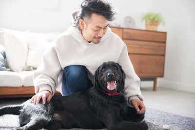 男性と犬