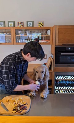 料理を手伝うサンタくん7