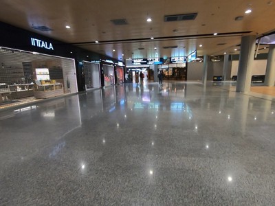 早朝のヴァンター空港