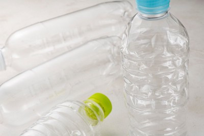 空のペットボトル