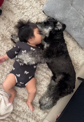 抱きしめながら腕枕