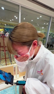 スタッフさんも思わず涙