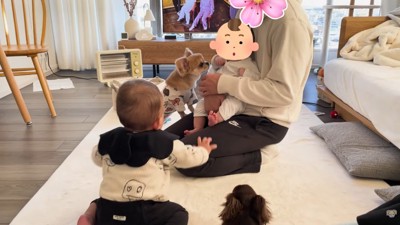 ハナちゃんと赤ちゃんたちの交流⑩