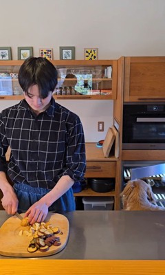 料理を手伝うサンタくん6